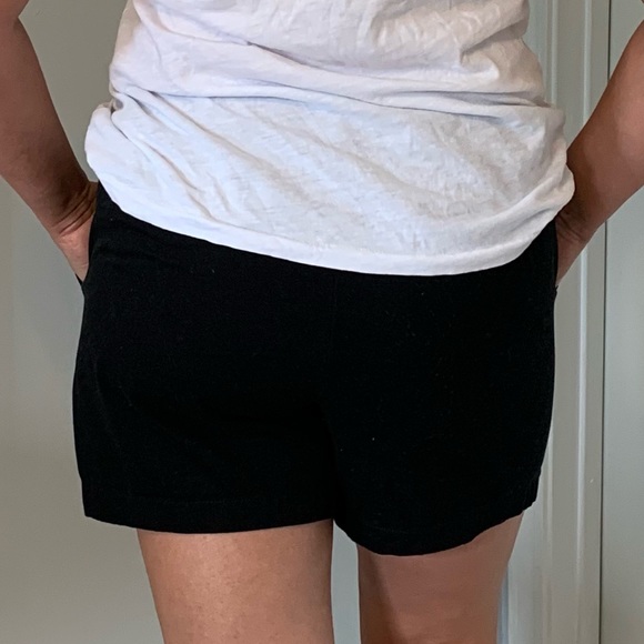 😎 J Crew - Black Shorts 4.5 in inseam Size 12 - Picture 4 of 9